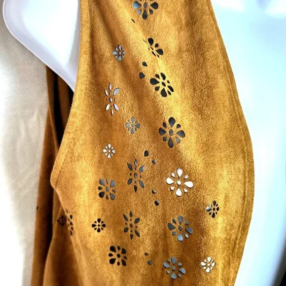 Sleeveless Suede Fringe Boho Vest Flower Cutout Design Belle Tweed XL Brown - Picture 8 of 11